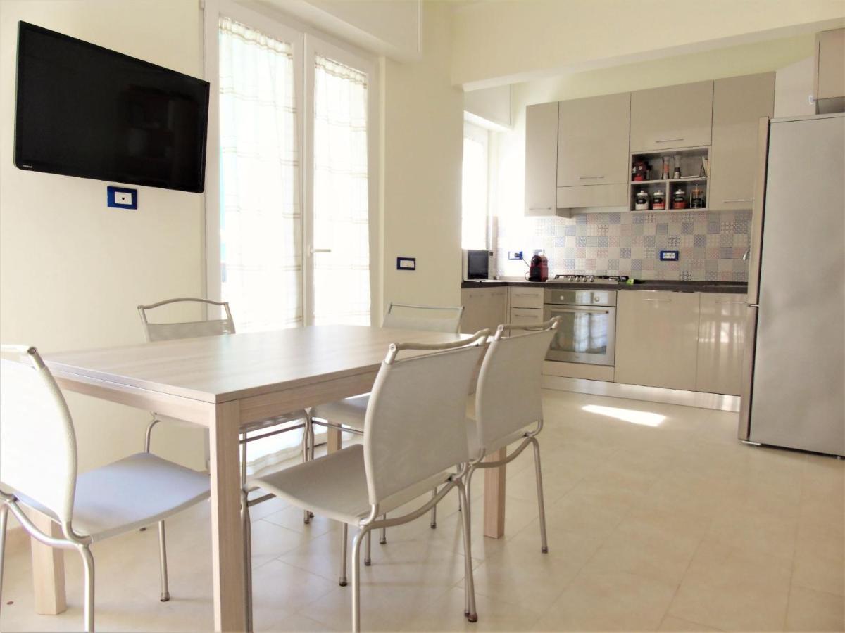 Pietra Home, Posto Auto, Ac ,Wifi, 150Mt Dal Mare Pietra Ligure Exterior photo