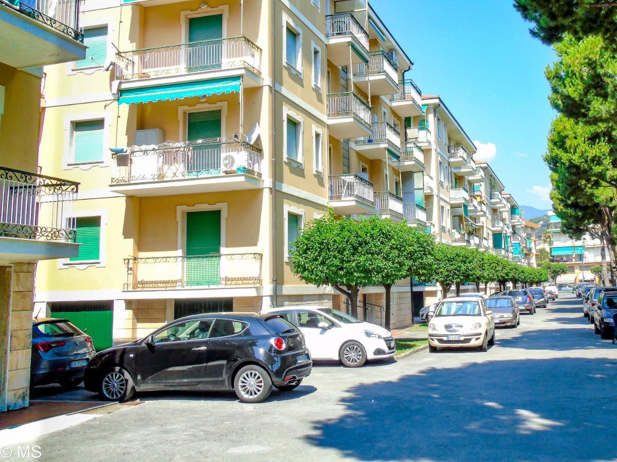 Pietra Home, Posto Auto, Ac ,Wifi, 150Mt Dal Mare Pietra Ligure Exterior photo