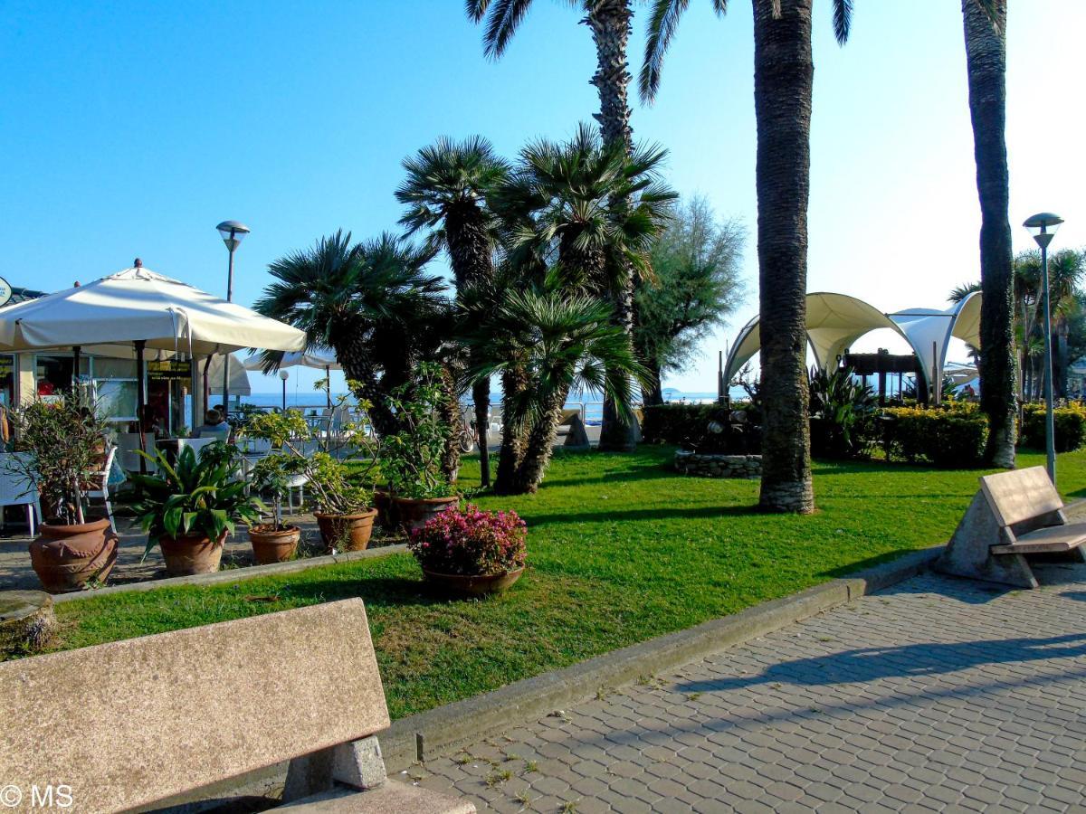Pietra Home, Posto Auto, Ac ,Wifi, 150Mt Dal Mare Pietra Ligure Exterior photo